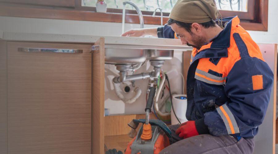 Expert burst pipe repair services in Louisville, IL